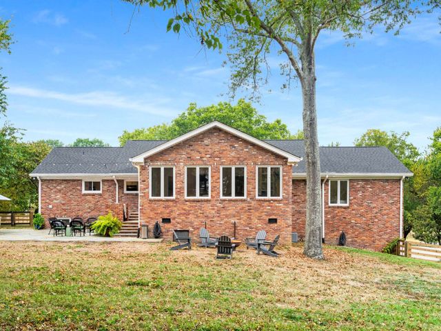 1203 Perkins Ln, Franklin, TN 37069