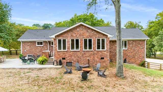 1203 Perkins Ln, Franklin, TN 37069