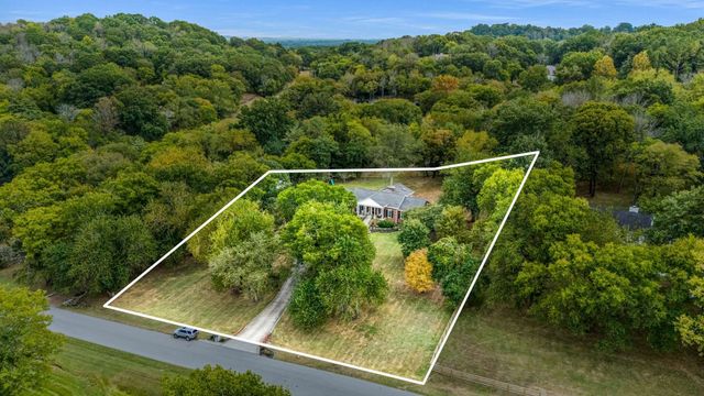 1203 Perkins Ln, Franklin, TN 37069