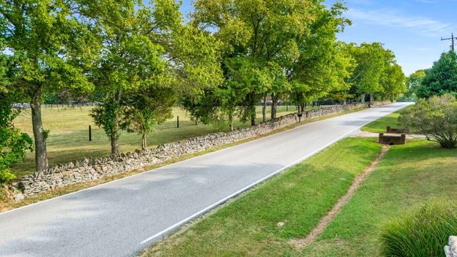 1203 Perkins Ln, Franklin, TN 37069