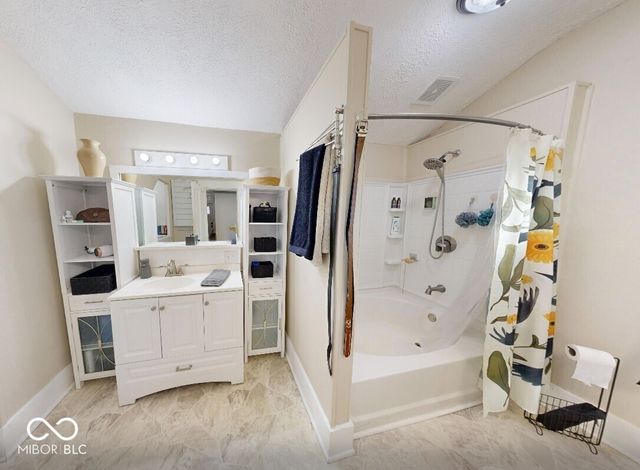 5413 S County Road 0, Clayton, IN 46116