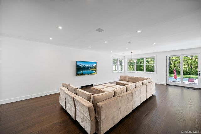 128 Priscilla Avenue, Flanders, NY 11901