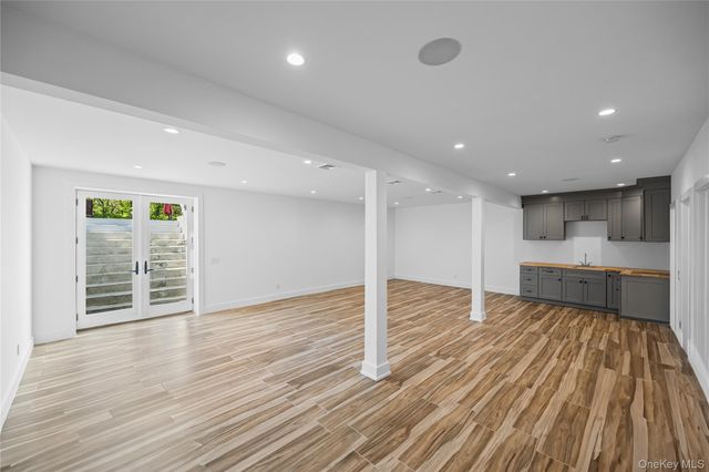 128 Priscilla Avenue, Flanders, NY 11901