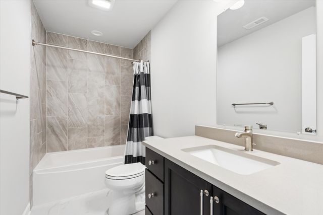 3202 Forestside Lane, Valparaiso, IN 46385