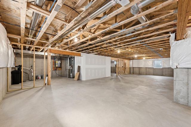 3202 Forestside Lane, Valparaiso, IN 46385