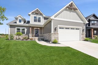 3202 Forestside Lane, Valparaiso, IN 46385