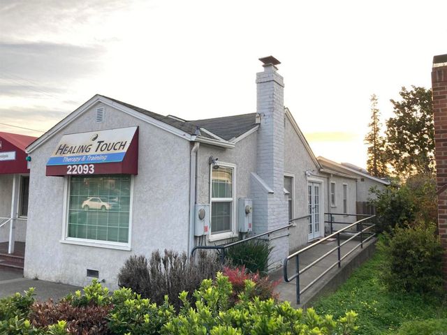 22093 Redwood Road, Castro Valley, CA 94546