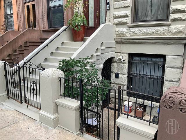 427 Convent Avenue, New York City, NY 10031