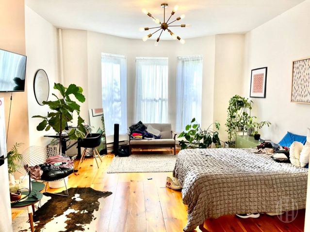 427 Convent Avenue, New York City, NY 10031