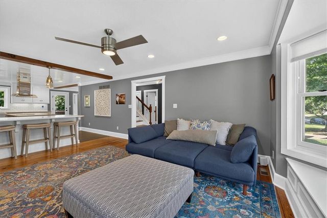 606 Camelot Drive, Liberty, MO 64068