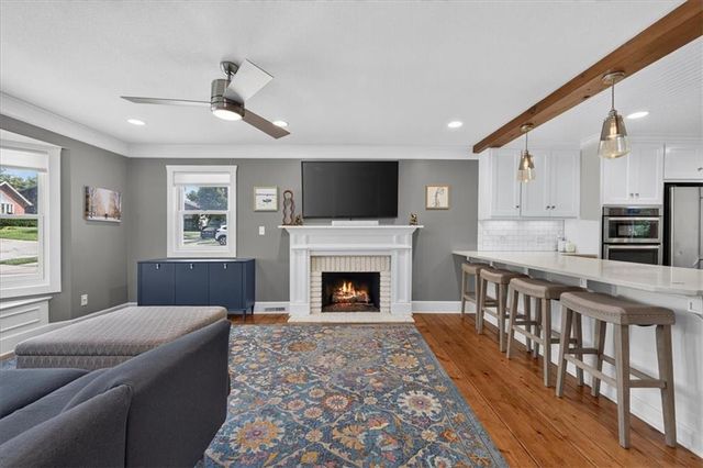 606 Camelot Drive, Liberty, MO 64068