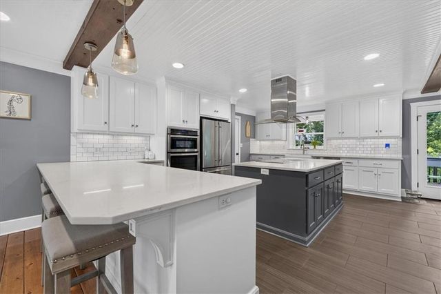 606 Camelot Drive, Liberty, MO 64068