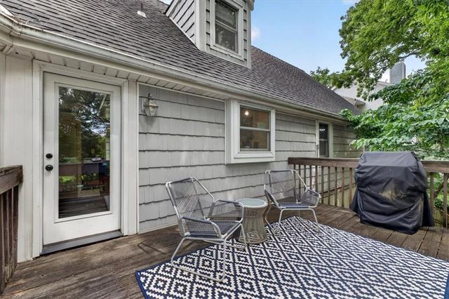606 Camelot Drive, Liberty, MO 64068