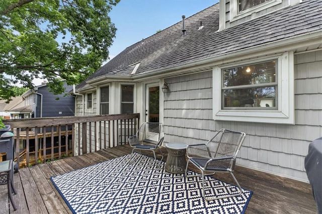 606 Camelot Drive, Liberty, MO 64068