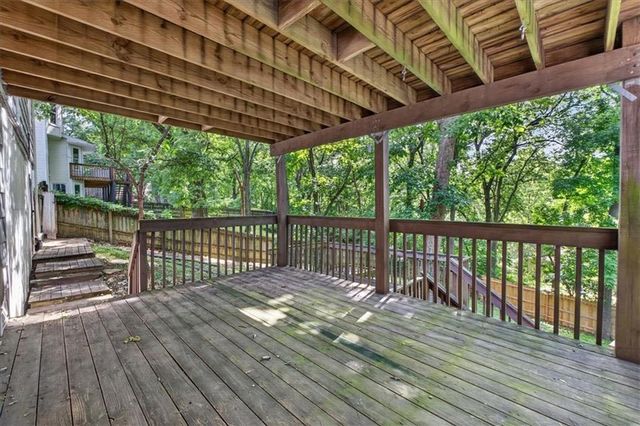 606 Camelot Drive, Liberty, MO 64068