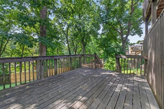 606 Camelot Drive, Liberty, MO 64068