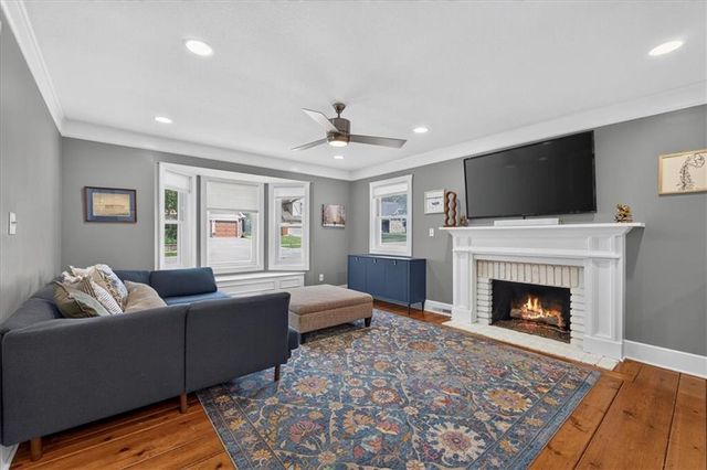 606 Camelot Drive, Liberty, MO 64068