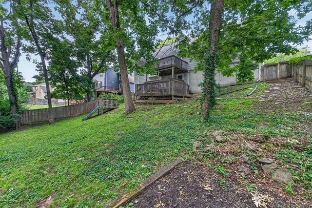 606 Camelot Drive, Liberty, MO 64068