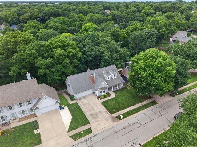 606 Camelot Drive, Liberty, MO 64068