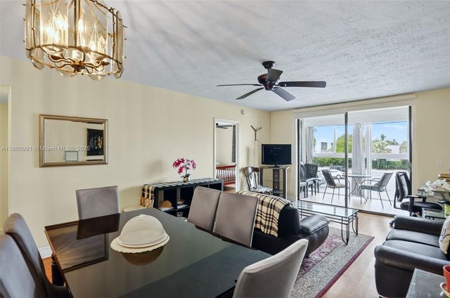 2871 Somerset Dr 212, Lauderdale Lakes, FL 33311