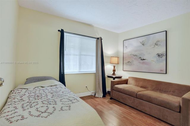 2871 Somerset Dr 212, Lauderdale Lakes, FL 33311