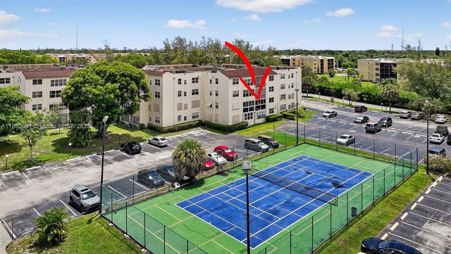 2871 Somerset Dr 212, Lauderdale Lakes, FL 33311
