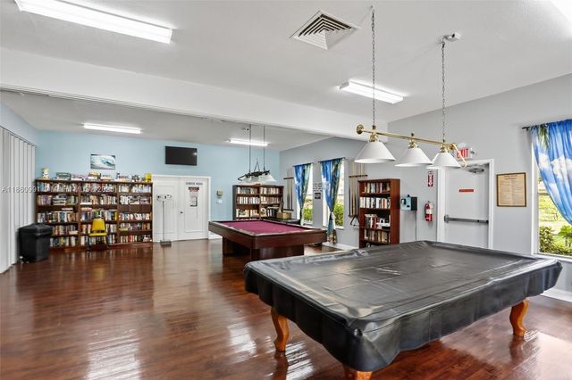 2871 Somerset Dr 212, Lauderdale Lakes, FL 33311