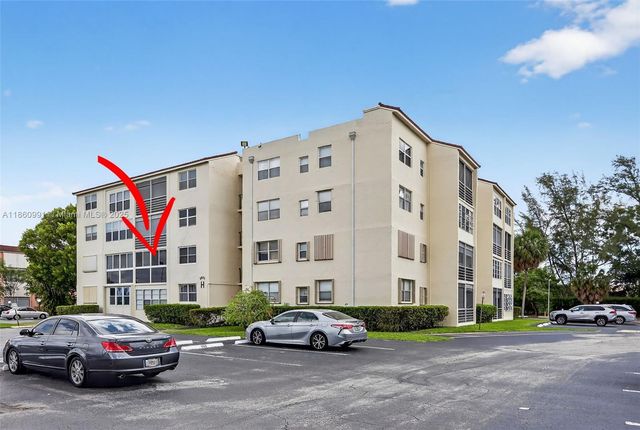 2871 Somerset Dr 212, Lauderdale Lakes, FL 33311