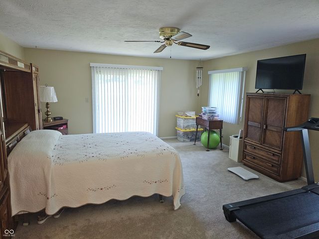 2 Calle De Real Street, Pendleton, IN 46064