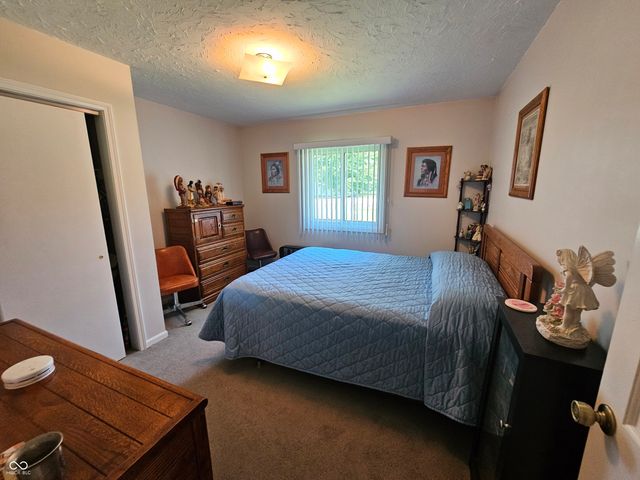 2 Calle De Real Street, Pendleton, IN 46064
