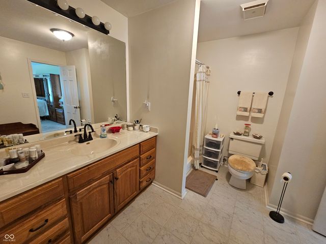2 Calle De Real Street, Pendleton, IN 46064