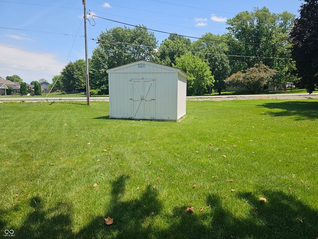 2 Calle De Real Street, Pendleton, IN 46064