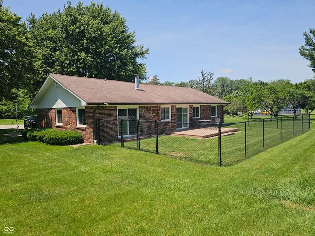 2 Calle De Real Street, Pendleton, IN 46064