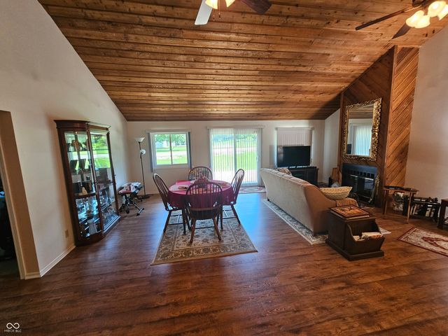 2 Calle De Real Street, Pendleton, IN 46064