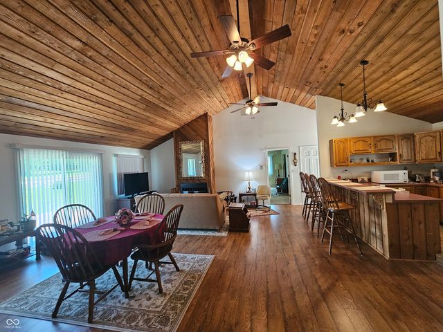 2 Calle De Real Street, Pendleton, IN 46064