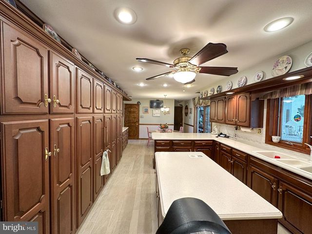 301 CORNER KETCH RD, Downingtown, PA 19335