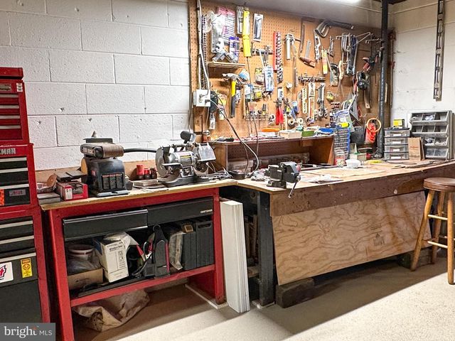 301 CORNER KETCH RD, Downingtown, PA 19335