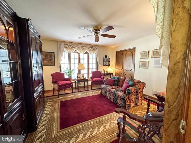 301 CORNER KETCH RD, Downingtown, PA 19335