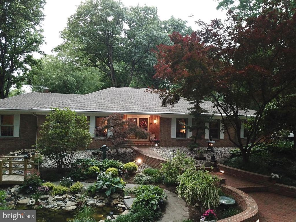 301 CORNER KETCH RD, Downingtown, PA 19335