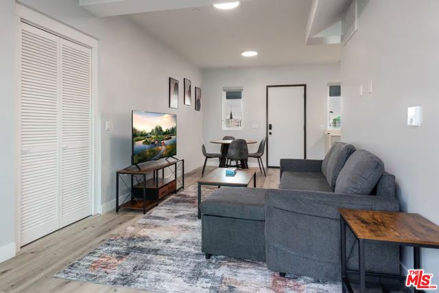 917 S Berendo Street 302, Los Angeles, CA 90006