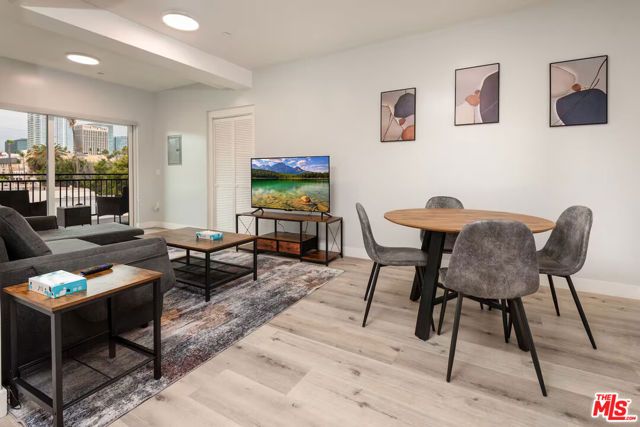 917 S Berendo Street 302, Los Angeles, CA 90006