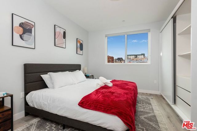 917 S Berendo Street 302, Los Angeles, CA 90006