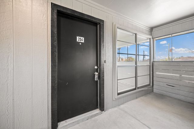 320 E 4th Street 204, Arlington, TX 76010