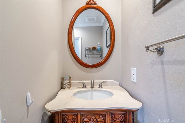 3302 Paraiso Way, La Crescenta, CA 91214