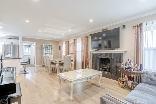 3302 Paraiso Way, La Crescenta, CA 91214