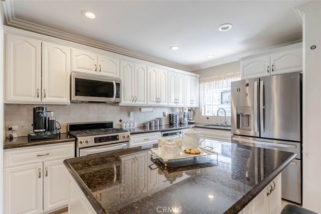 3302 Paraiso Way, La Crescenta, CA 91214