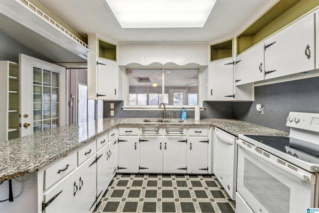 2136 ROCKLAND DRIVE, Hoover, AL 35226