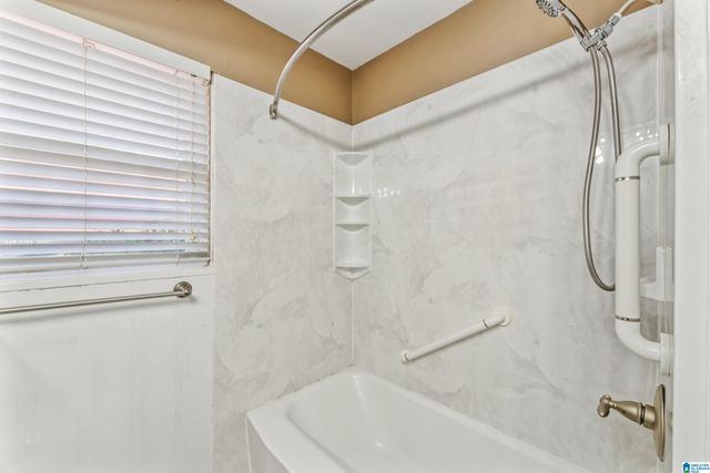 2136 ROCKLAND DRIVE, Hoover, AL 35226