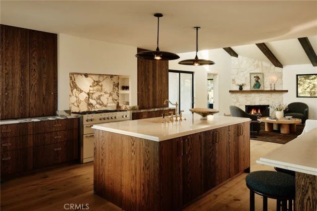 3250 Coldwater Canyon, Studio City, CA 91604