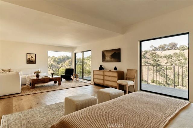 3250 Coldwater Canyon, Studio City, CA 91604